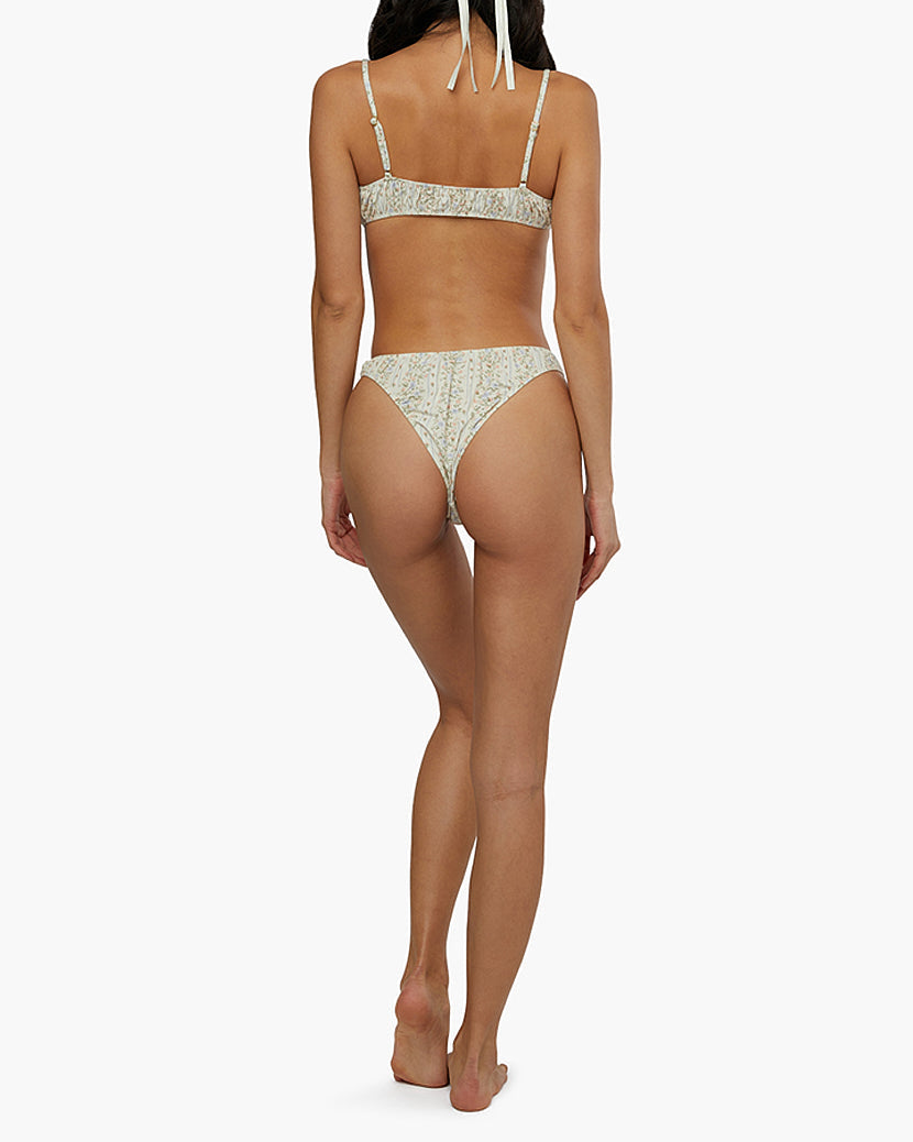 Scrunchie Scoop Bottom