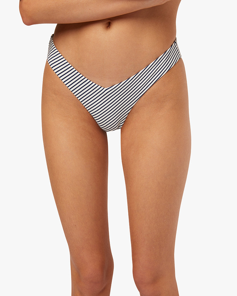 Delilah Bottom