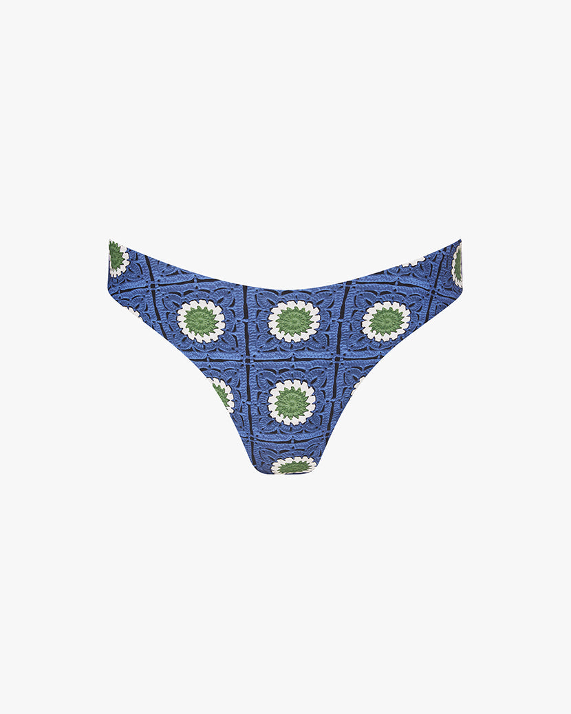 Classic Scoop Bottom