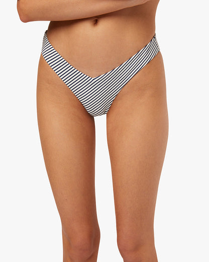 Delilah Bottom