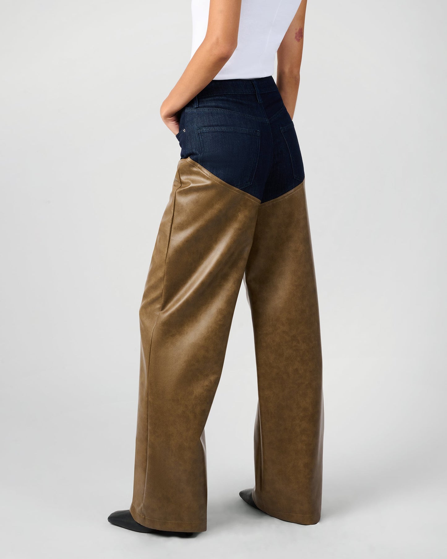 Mid Rise Straight Leg Two Toned Chap Jean
