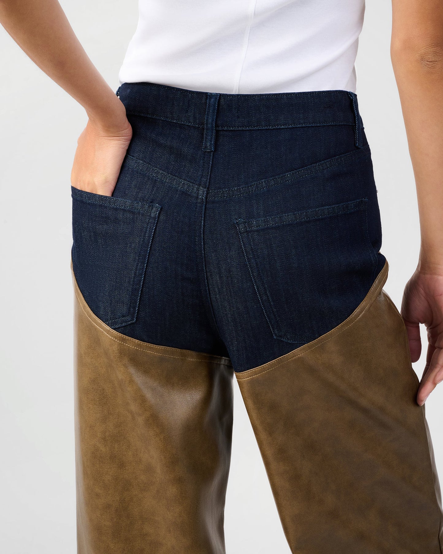 Mid Rise Straight Leg Two Toned Chap Jean