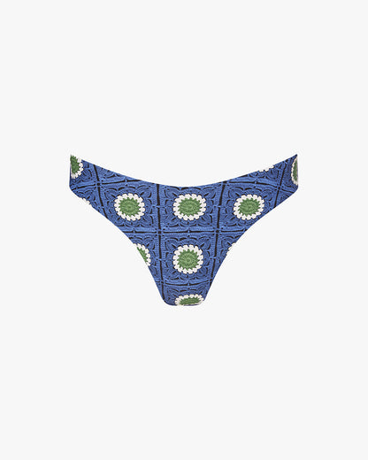 Classic Scoop Bottom